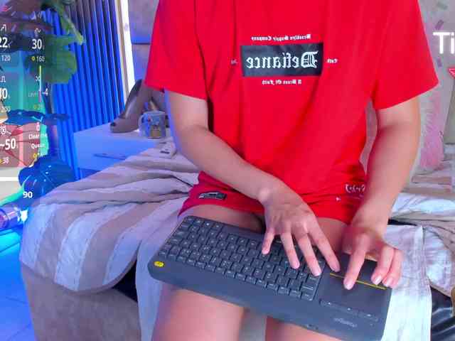 LizSheibaum Live Webcam on BongaCams