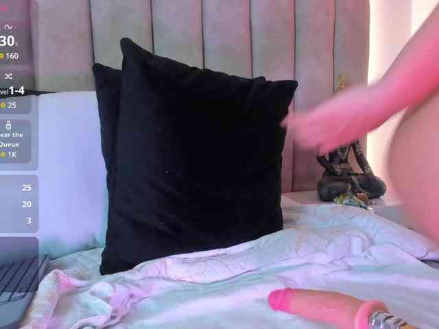 online nude chat room LizSheibaum