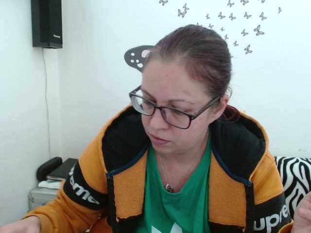 LadyHellene's BongaCams show and profile