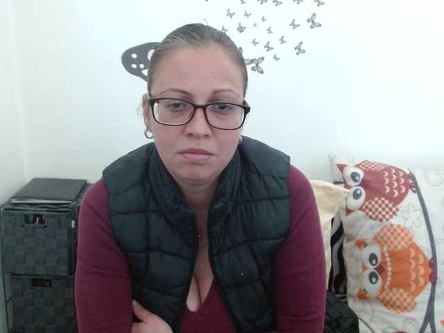 LadyHellene's BongaCams show and profile