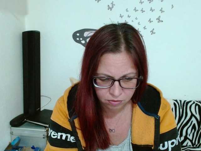 LadyHellene's BongaCams show and profile