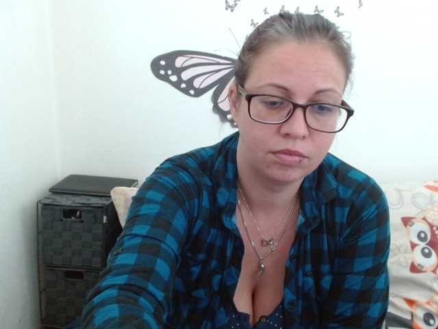 LadyHellene's BongaCams show and profile