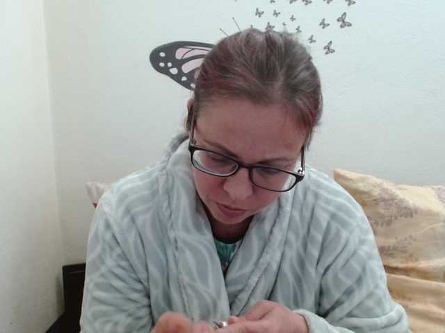 LadyHellene's BongaCams show and profile