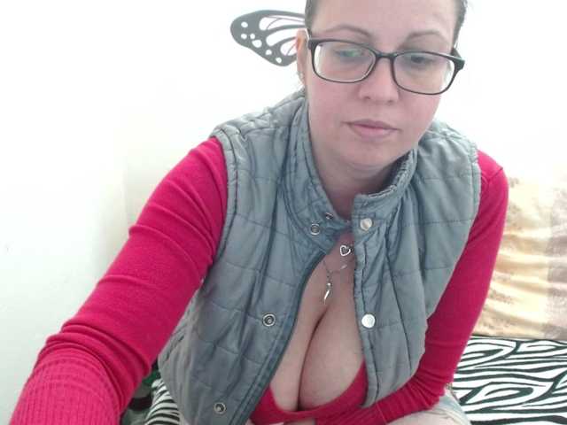 LadyHellene's BongaCams show and profile