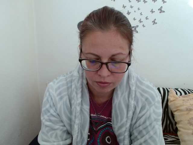 LadyHellene's BongaCams show and profile