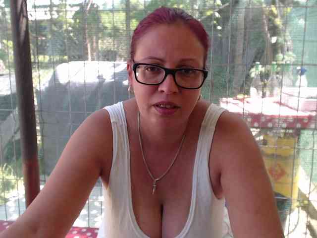 LadyHellene webcam