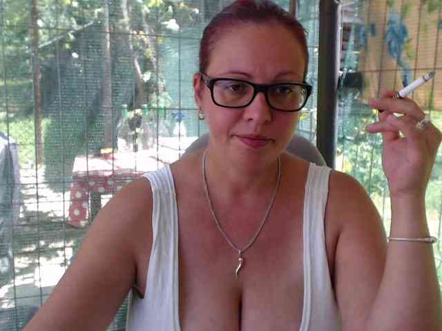 LadyHellene webcam