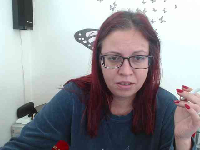 LadyHellene webcam