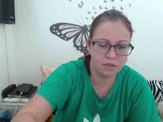 LadyHellene webcam