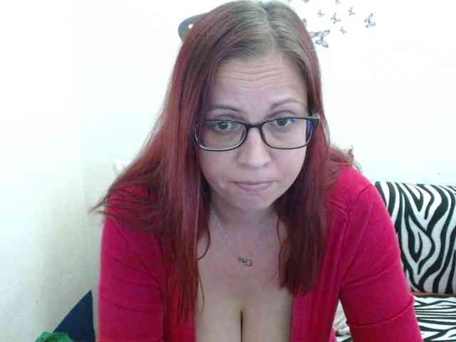 LadyHellene webcam
