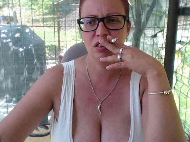 LadyHellene webcam