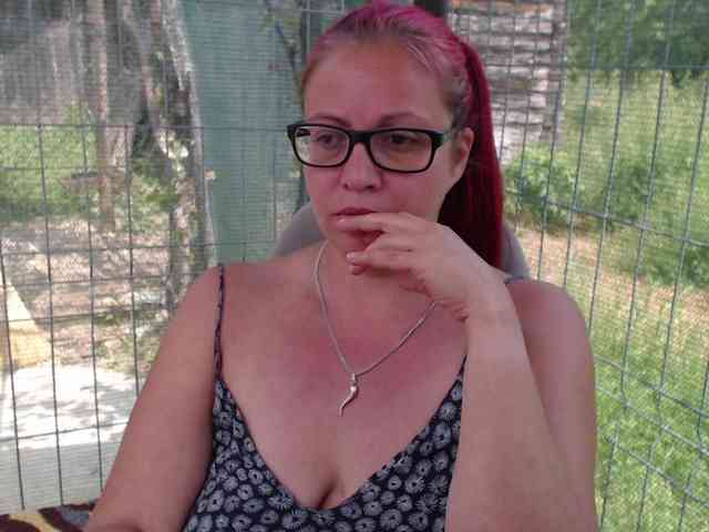 LadyHellene webcam