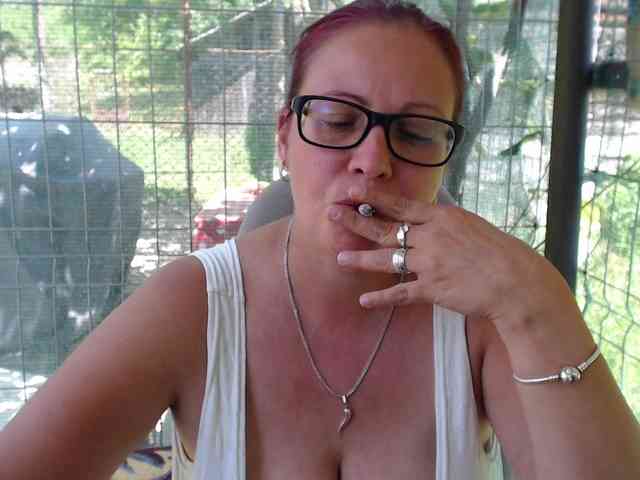 LadyHellene webcam