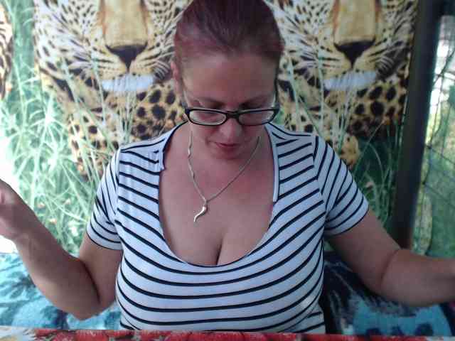 LadyHellene webcam