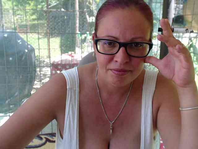 LadyHellene webcam