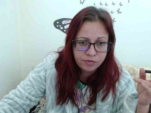 LadyHellene webcam