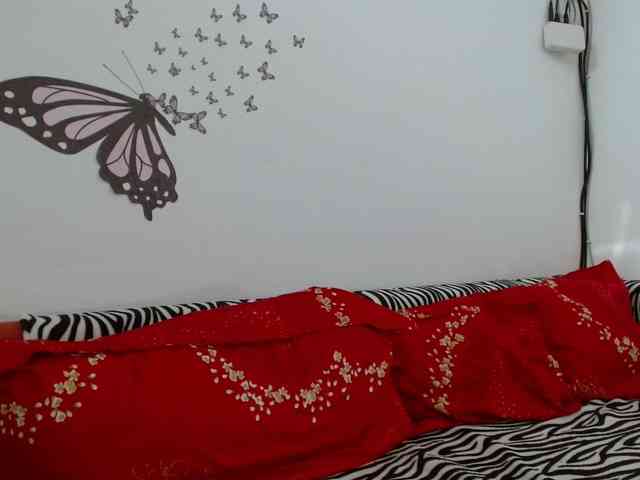LadyHellene webcam
