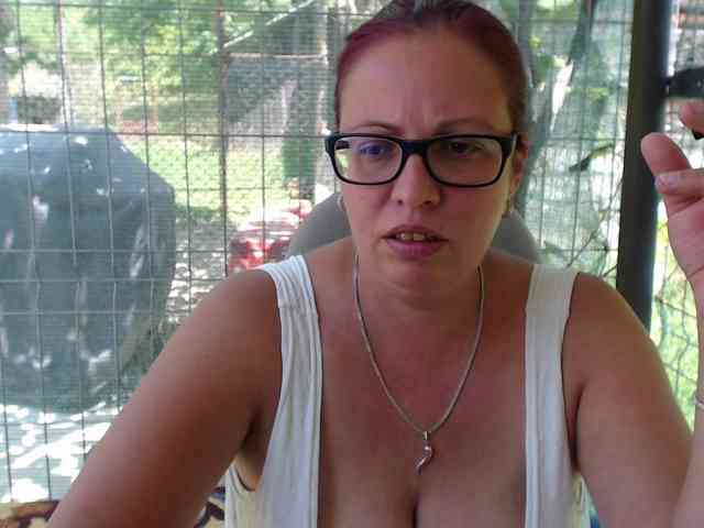 LadyHellene webcam