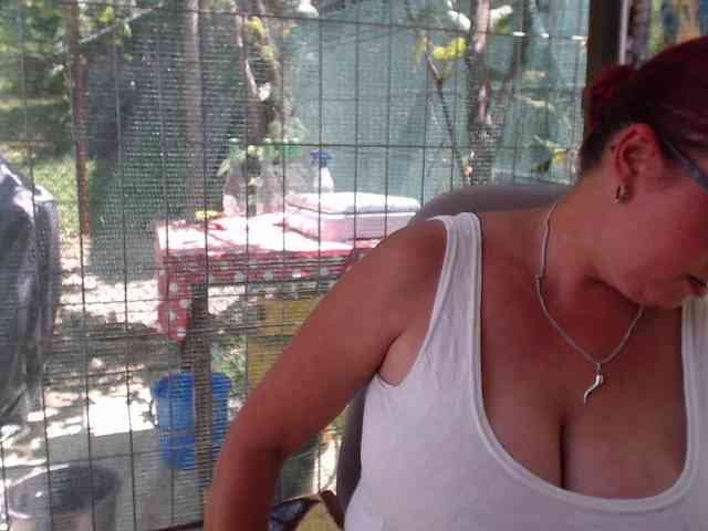 LadyHellene webcam