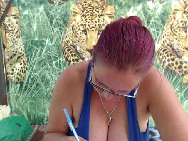 LadyHellene webcam