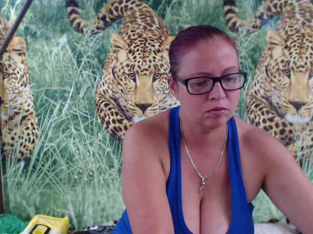LadyHellene webcam