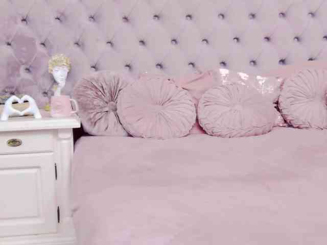 PenelopeLynnx webcam