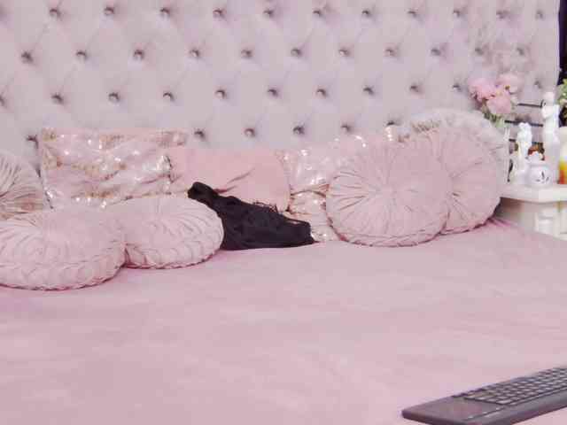 PenelopeLynnx webcam