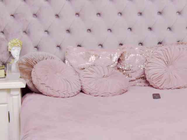 PenelopeLynnx webcam