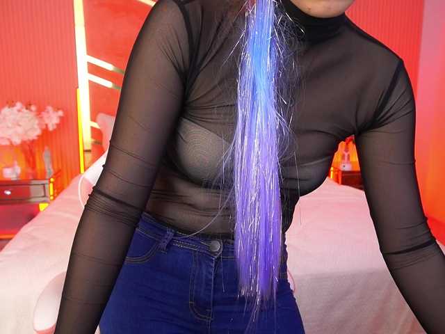 RoxyRayy's BongaCams show and profile