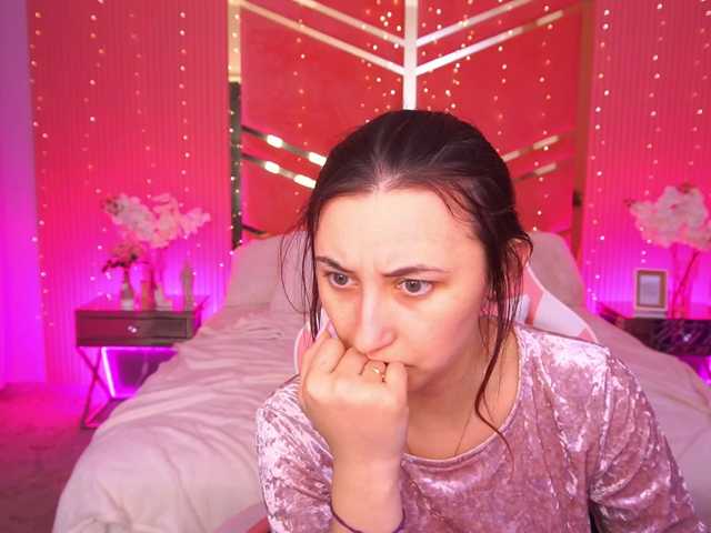 RoxyRayy's BongaCams show and profile