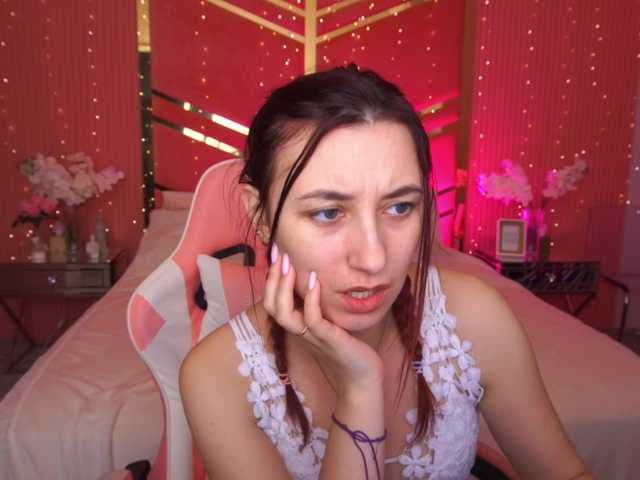 RoxyRayy's BongaCams show and profile