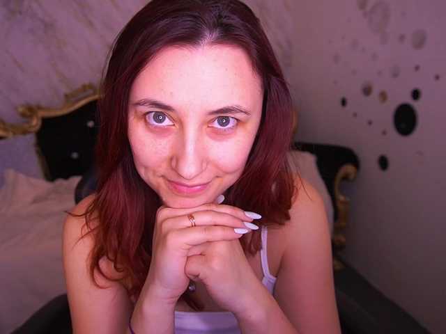 RoxyRayy's BongaCams show and profile