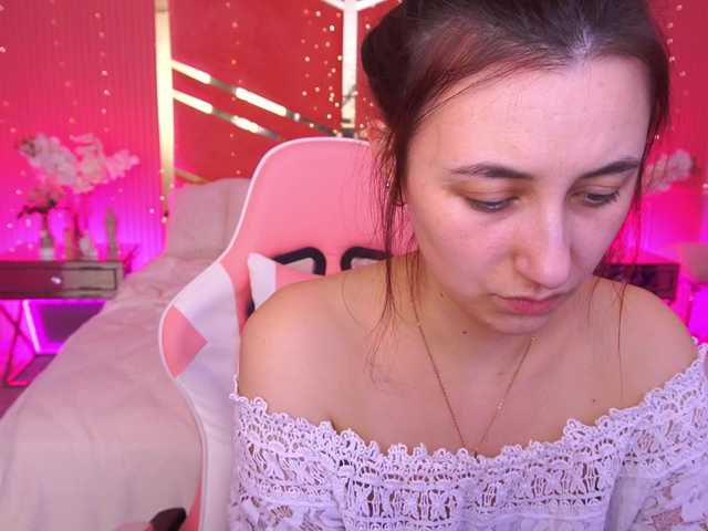 RoxyRayy's BongaCams show and profile