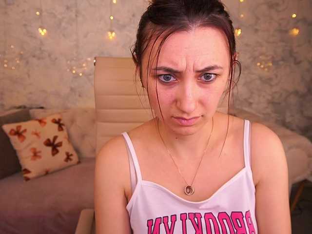 RoxyRayy's BongaCams show and profile