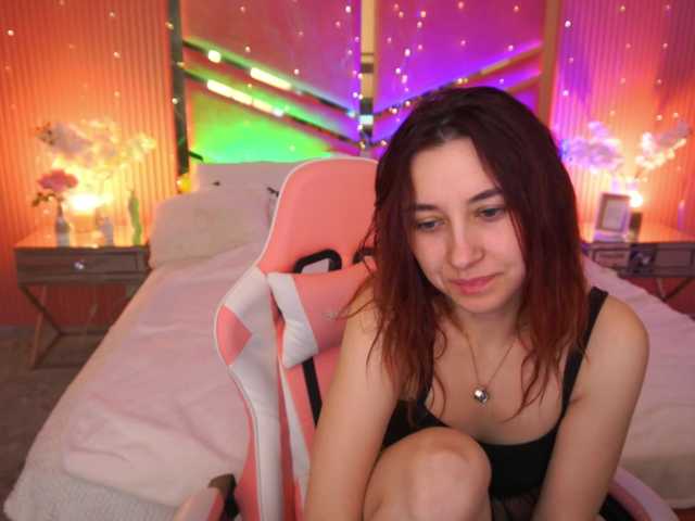RoxyRayy's BongaCams show and profile