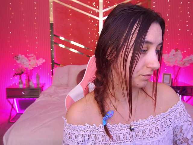 RoxyRayy's BongaCams show and profile