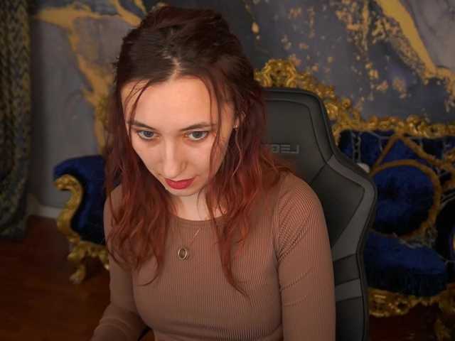 RoxyRayy's BongaCams show and profile