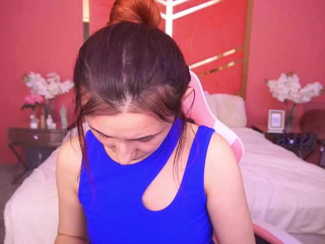 RoxyRayy's BongaCams show and profile