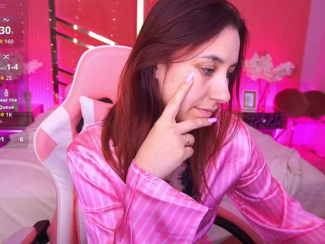 RoxyRayy's BongaCams show and profile