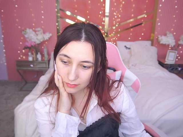 RoxyRayy's BongaCams show and profile