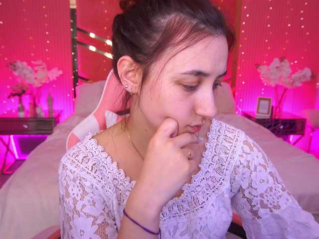 RoxyRayy's BongaCams show and profile