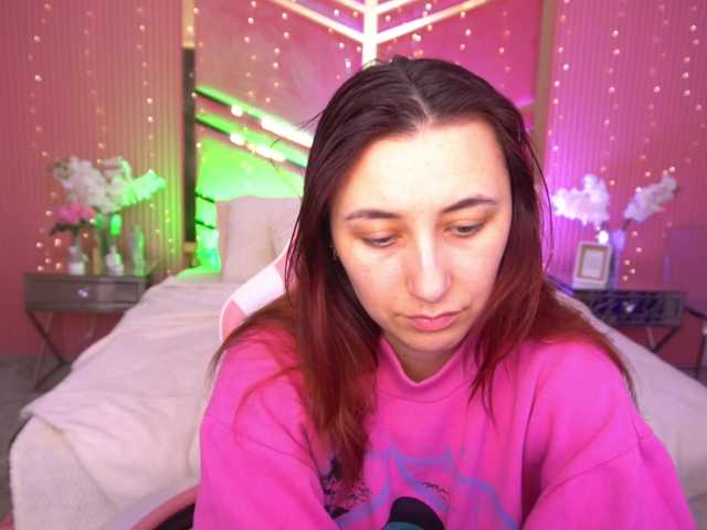 RoxyRayy's BongaCams show and profile