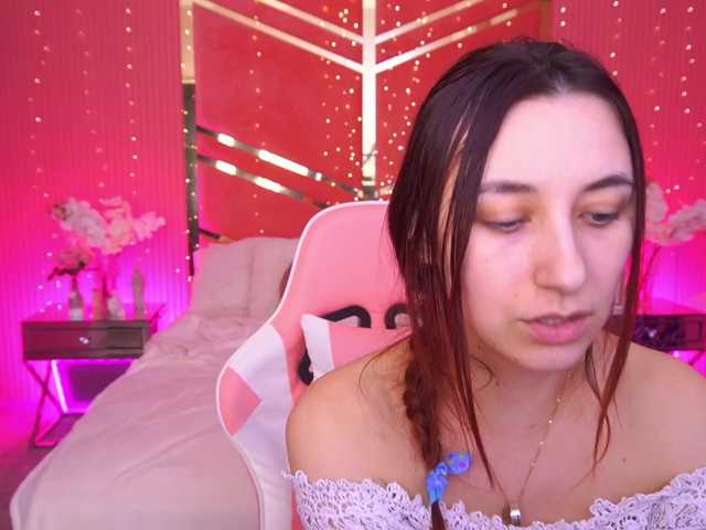 RoxyRayy's BongaCams show and profile