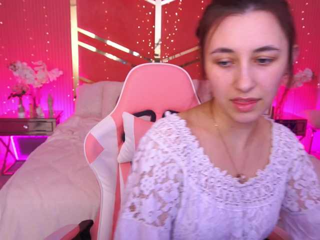 RoxyRayy's BongaCams show and profile