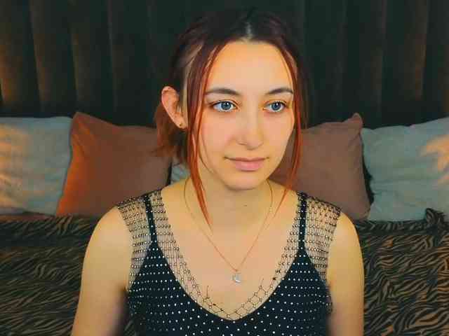 RoxyRayy webcam