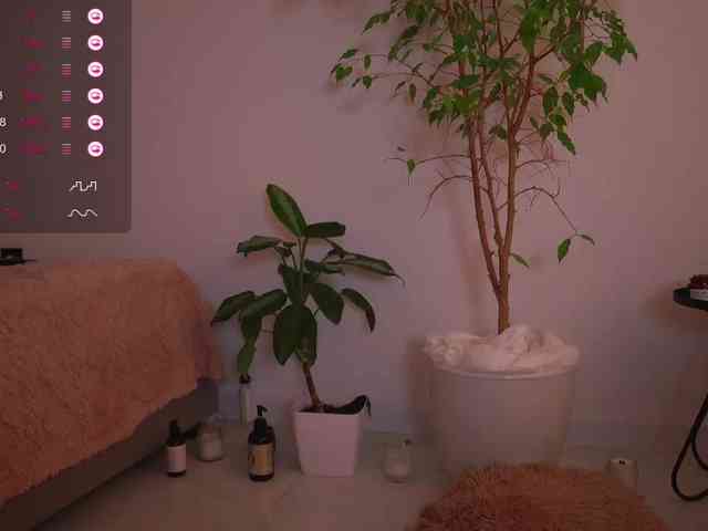 lorrielovestory webcam