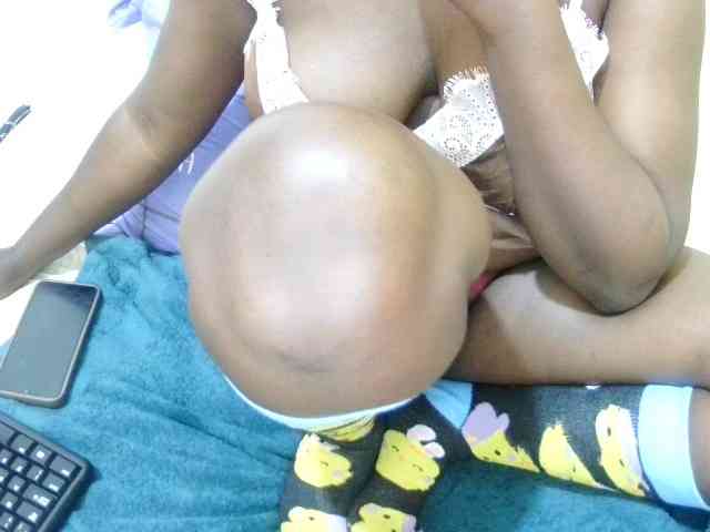 just-lela webcam