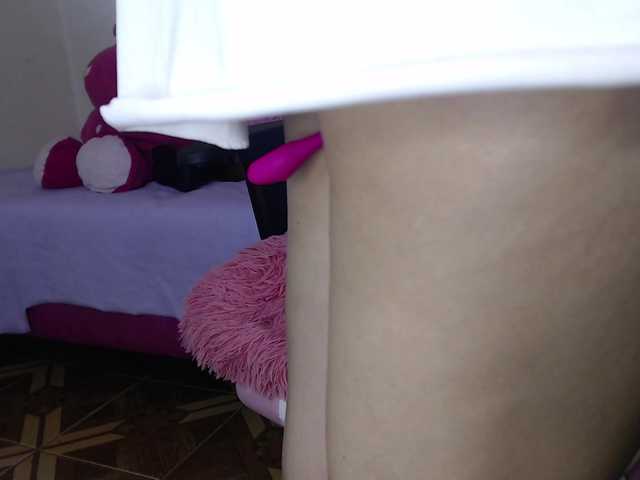 Gianna-cute's BongaCams show and profile