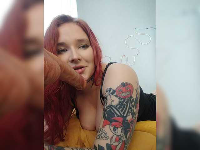 xinsic's BongaCams show and profile