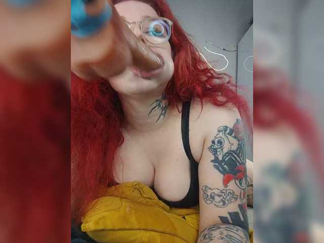 xinsic's BongaCams show and profile